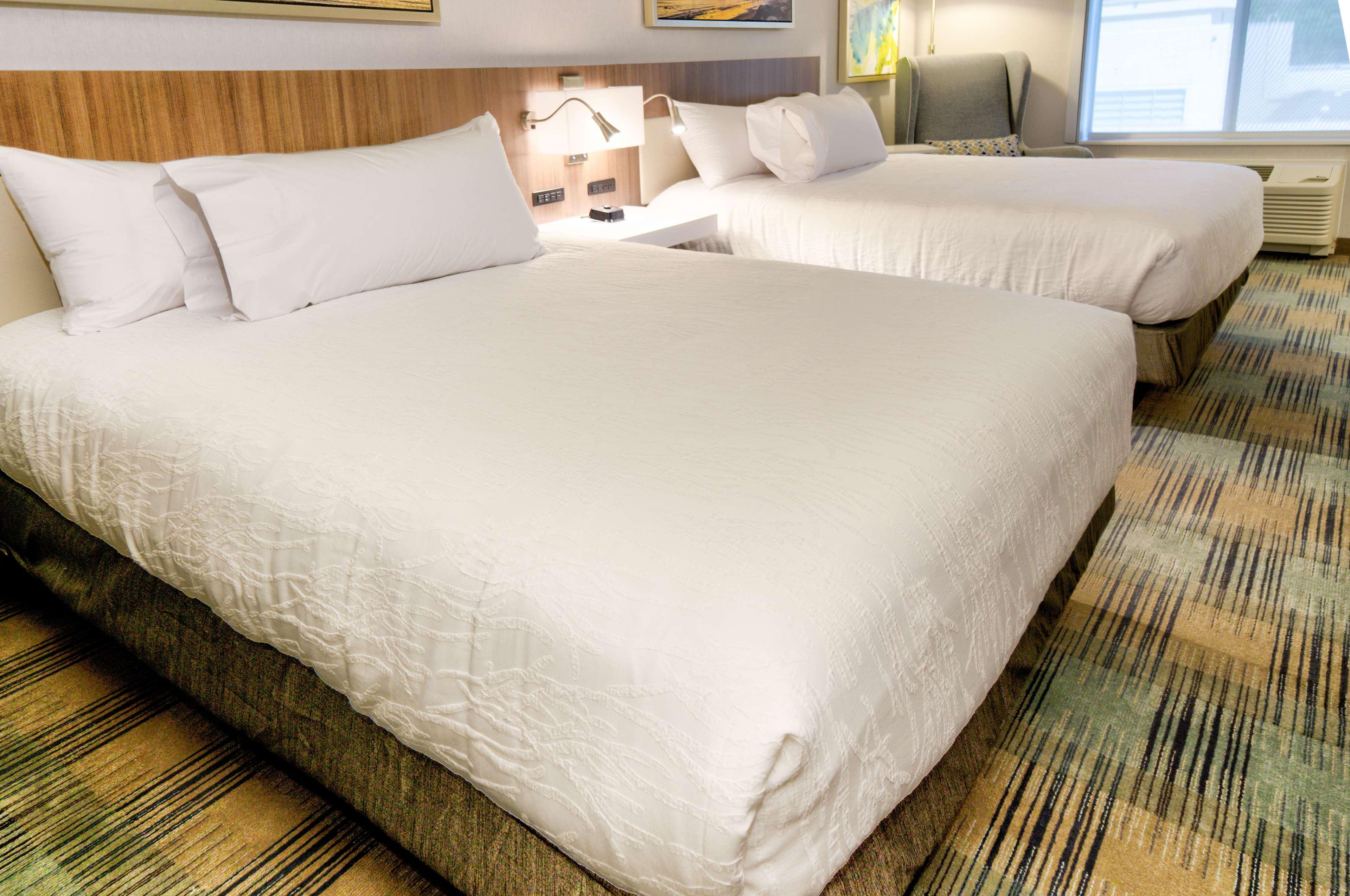 Hilton Garden Inn Santa Barbara/Голета Экстерьер фото
