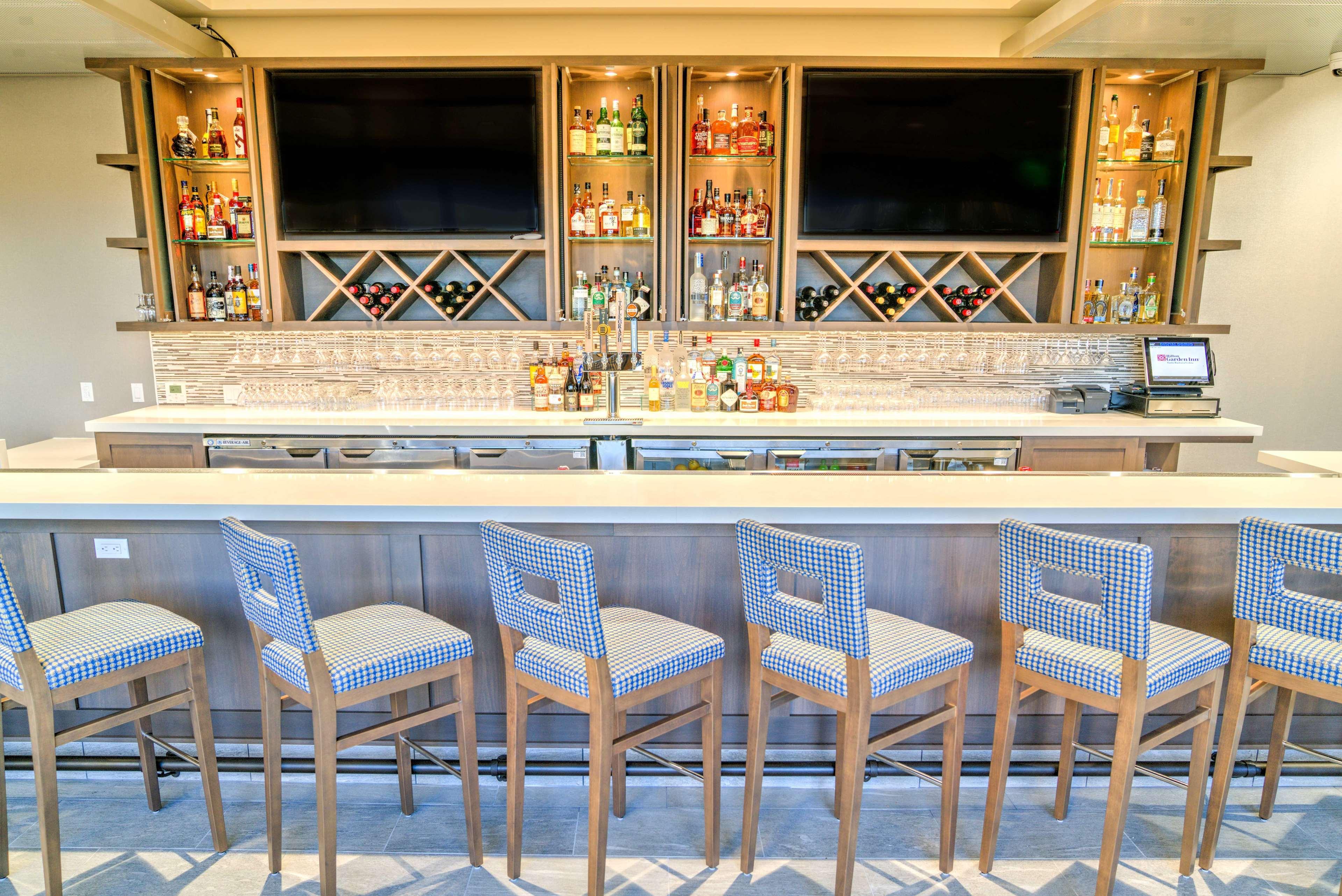 Hilton Garden Inn Santa Barbara/Голета Экстерьер фото