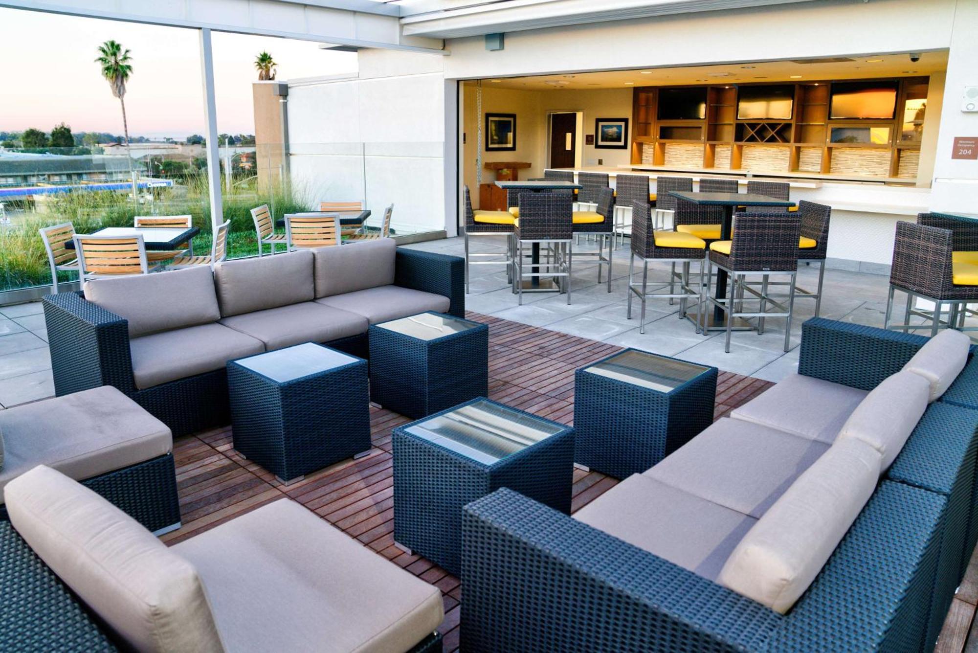 Hilton Garden Inn Santa Barbara/Голета Экстерьер фото